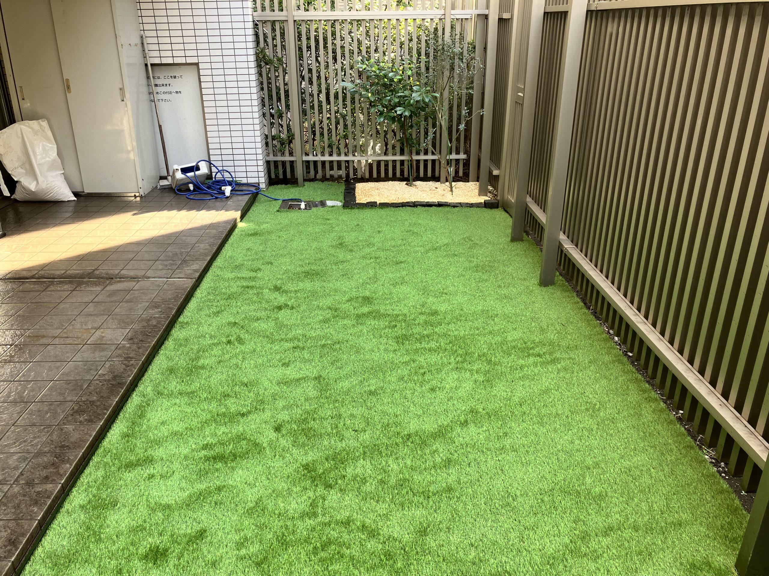 リガーデン（防草シート・人工芝敷設工事）(個人邸)　川崎市　